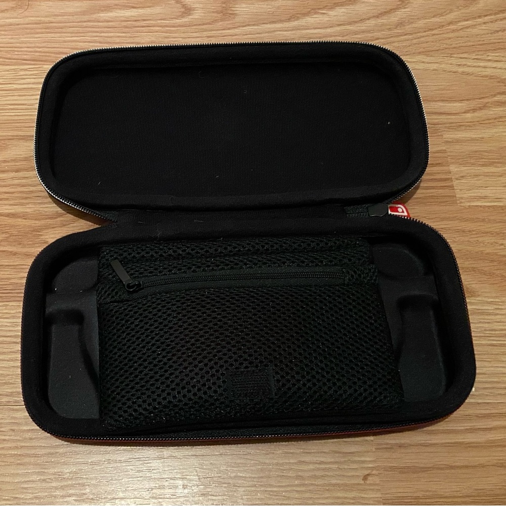 Game Traveler Case - Picture 5 of 7